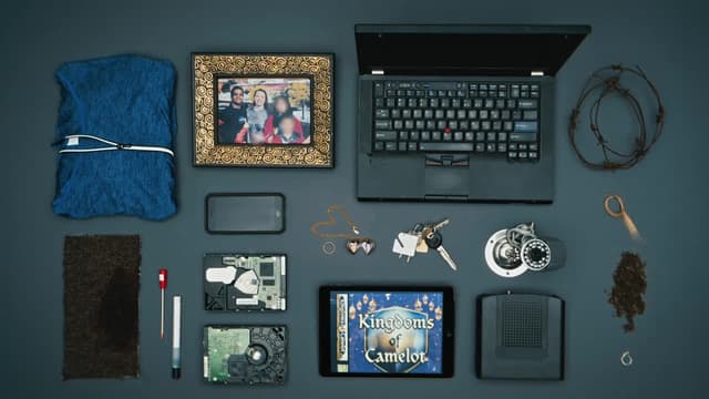 S01:E12 - Homicide for the Holidays