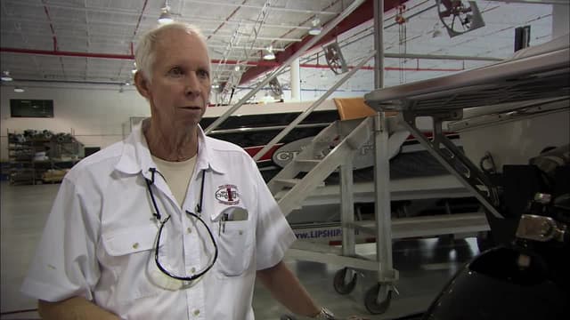 S08:E17 - Powerboats and More