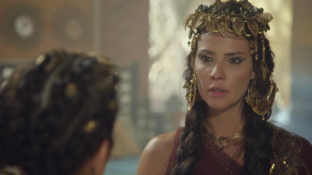 S01:E15 - Semíramis Tiene Un Ataque De Furia