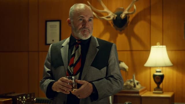 S01:E05 - Digging Up Bones