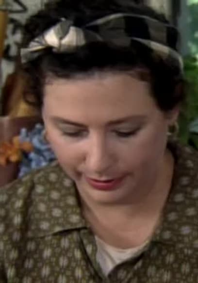 S01:E11 - Pecan Sticky Buns and Savory with Nancy Silverton poster