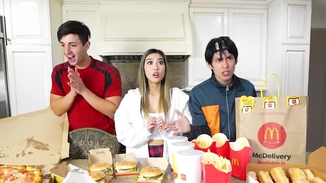 S01:E13 - Last Person Challenge: Food and Sleep Edition