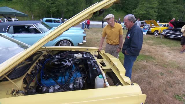 S23:E15 - Exposición de autos Canada D'eh