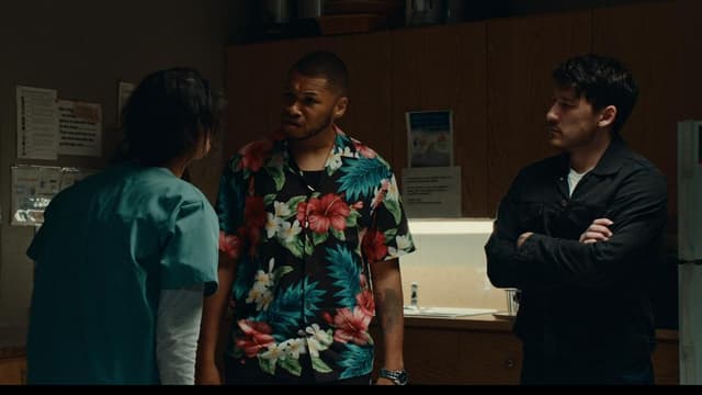 S01:E02 - The Elephant