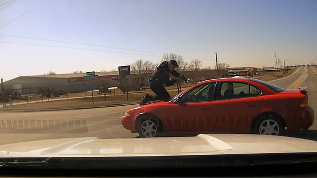 S01:E07 - Bailout on the Freeway