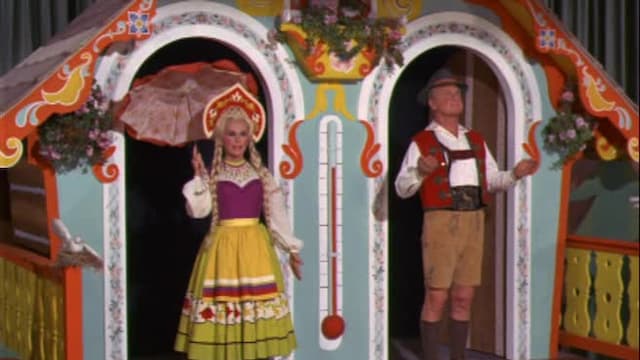 S02:E16 - Never Trust a Little Old Lady