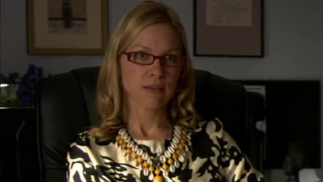 S10:E08 - What Lies Beneath