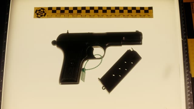 S01:E01 - Tambores de guerra