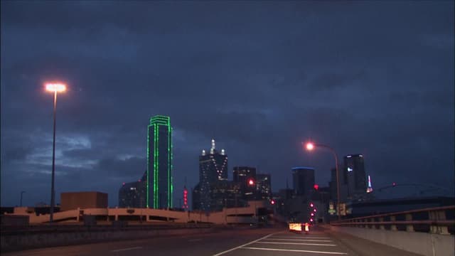 S08:E06 - Out of the Past/Feud