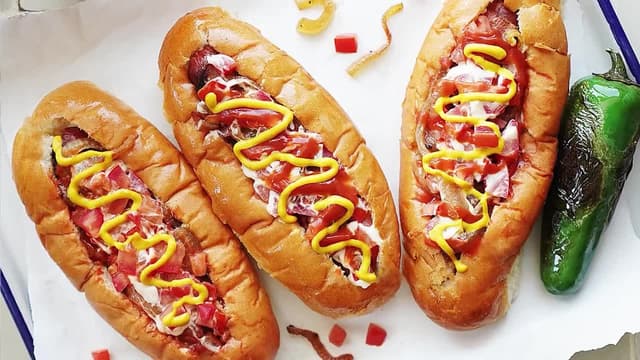 S02:E05 - What's in a Hot Dog / Every Style of Hot Dog