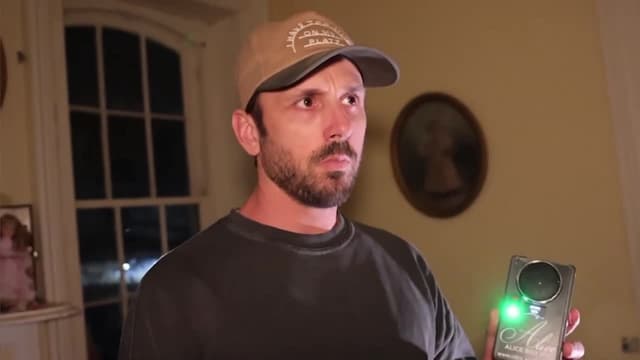 S01:E09 - Psychic Spends the Night in a Haunted Asylum W/ Adam McArthur (Part 1)