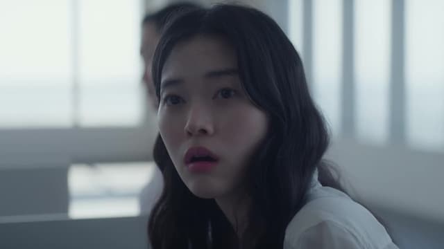 S01:E01 - Dance on the Sand