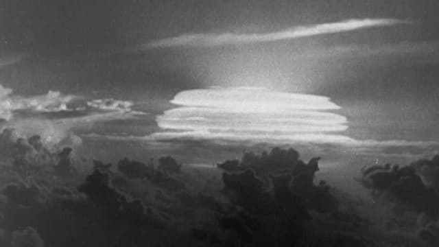 S01:E11 - The Nuclear Age