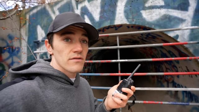 T02:C01 - S02:E01 - My Brother Is Missing