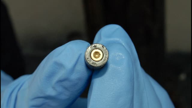 S13:E12 - Uncommon Valor