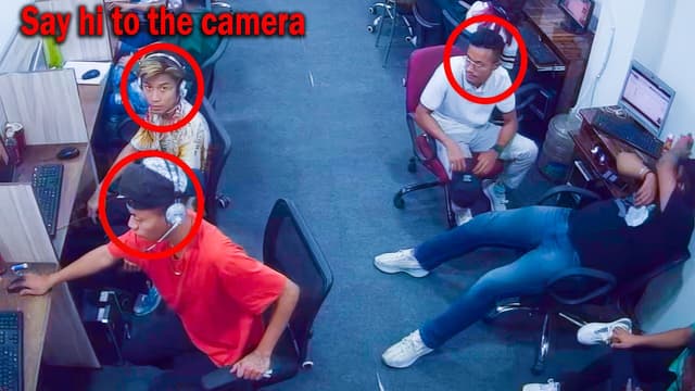 S01:E03 - Call Center Takedown