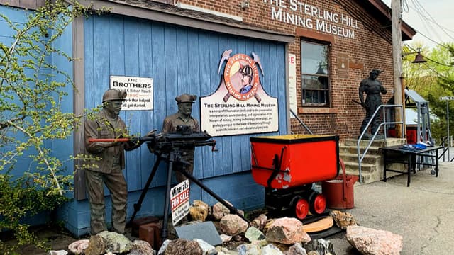 S05:E09 - The Sterling Hill Mining Museum: Ogdensburg, NJ