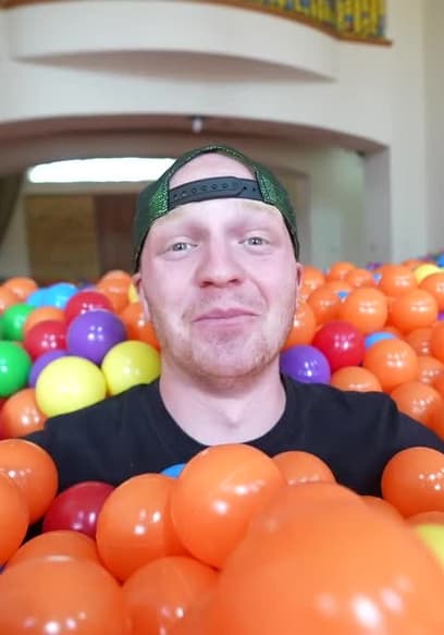 S11:E07 - Destroying World's Strongest Minecraft Pig / I Filled My Island House With Ball Pit Balls! poster