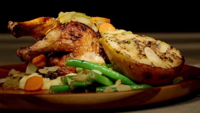 S02:E03 - Thanksgiving Week