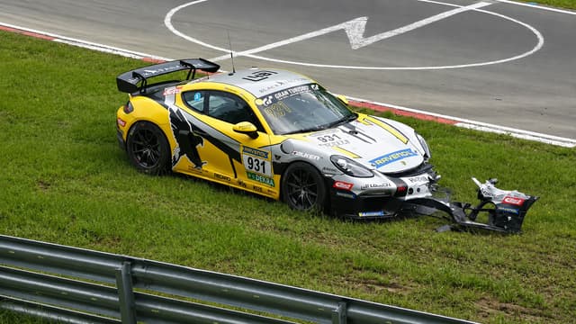 S01:E01 - Nürburgring Crashes & Spins: Best of the Nordschleife