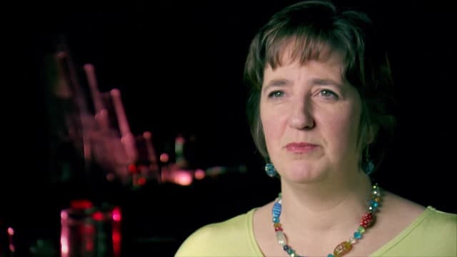 S01:E03 - The Spy Who Conned Me