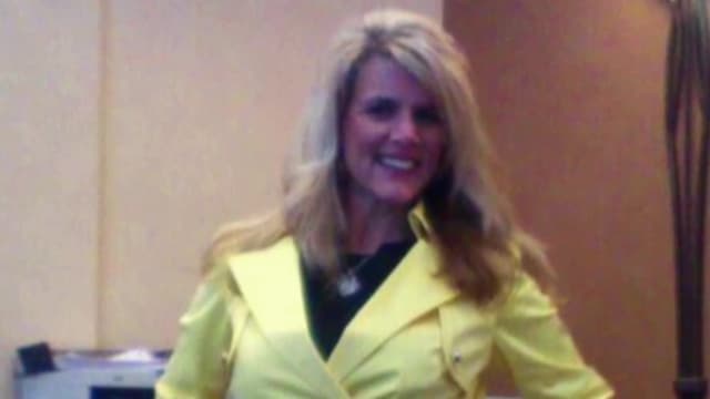 S01:E02 - Three Pops and a Pause