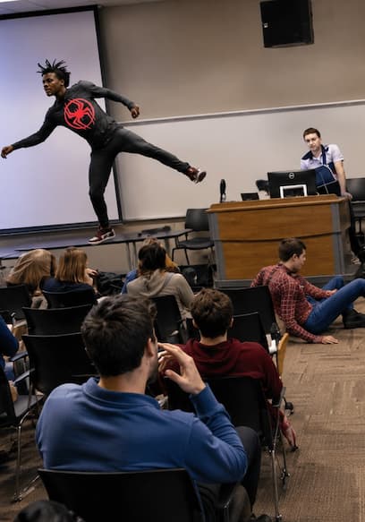 Póster de S01:E09 - Late for Class