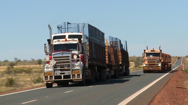 S08:E11 - Trucking Through Crisis