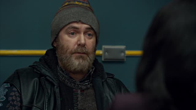 S05:E02 - All by Her Selfie