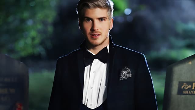 S01:E11 - How to Kill a YouTuber