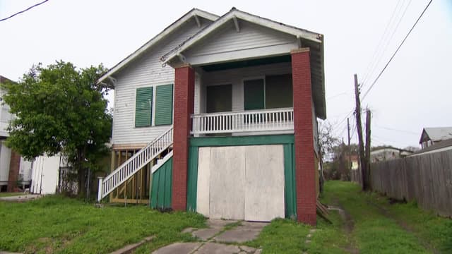 S01:E06 - Tiny Craftsman