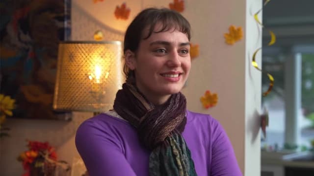 S02:E02 - Thanksgiving Reunion