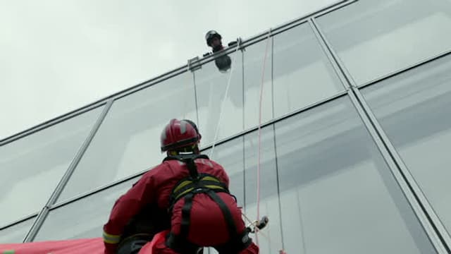 S01:E03 - Episode 3