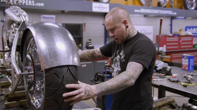 S12:E01 - Chopper Up the Middle