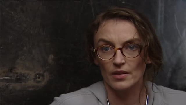 S07:É27 - S07:E27 - Under Fire