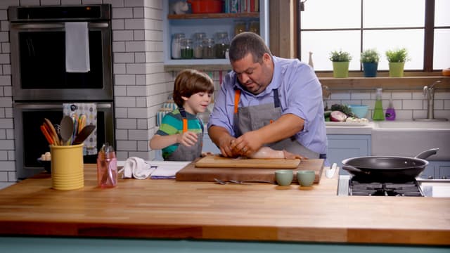 S01:E05 - Eric Greenspan's Sea Creature Creation