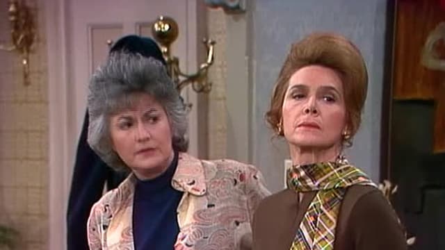S01:E121 - Maude's Good Deed