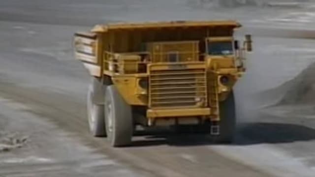 S01:E02 - At the Quarry