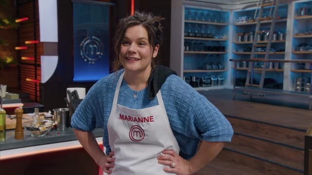 S08:E02 - Mystery Box Mayhem