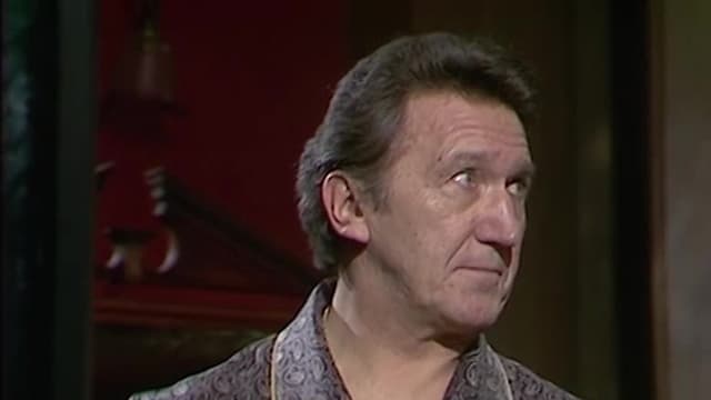 S06:E01 - A Passing Opportunity