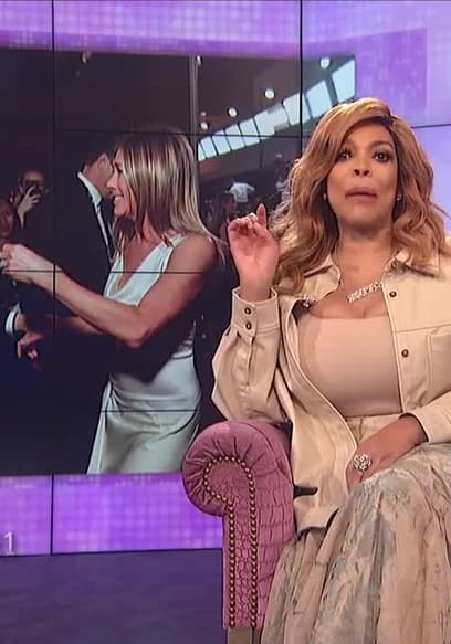 S11:E12079 - Jennifer Aniston and Brad Pitt Break the Internet poster