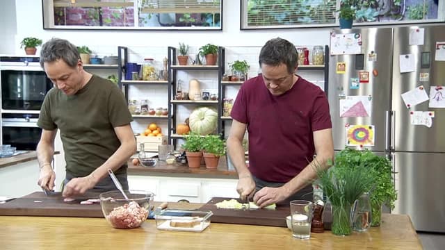 S01:E100 - Terrina De Carnes Y Tarta Milhojas