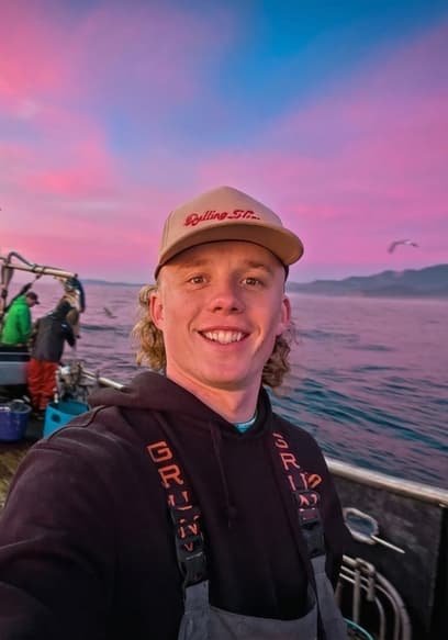 S01:E04 - 21 Hours on a Commercial Dungeness Crab Boat poster