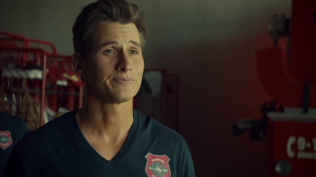 S02:E05 - Let’s Pretend We're Strangers