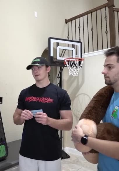 S09:E01 - Fail or Win Prize Drop Challenge / Playing Angry Birds in Real Life poster