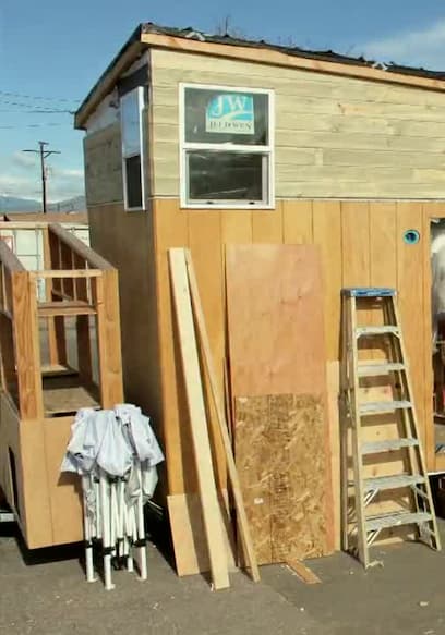 S01:E14 - Eco-Living Tiny House poster