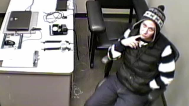 S01:E15 - Left for Dead in the Cold