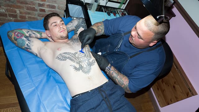 S02:E04 - New York Style Tattoos With Bert Krak