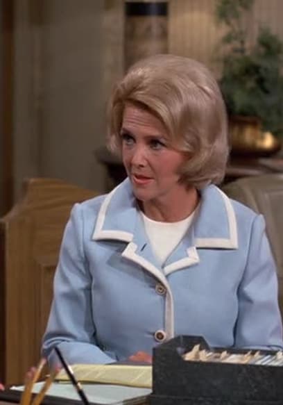 S05:E08 - Lucy and Petula Clark poster