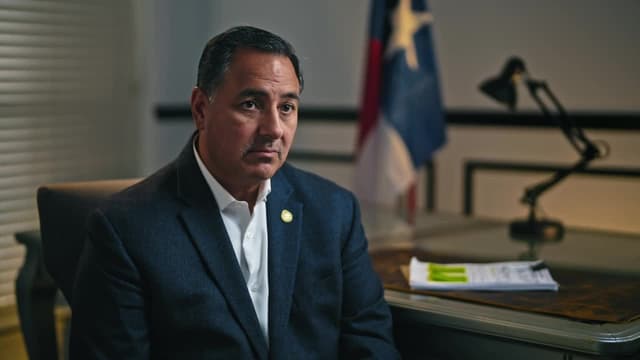 S01:E06 - Dressed to Kill